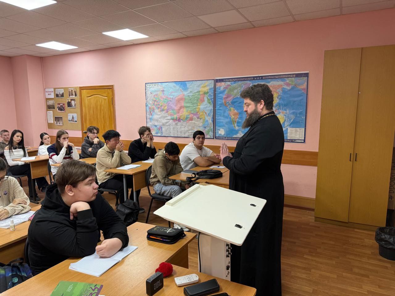 Беседа с клириком Олегом Осадчием